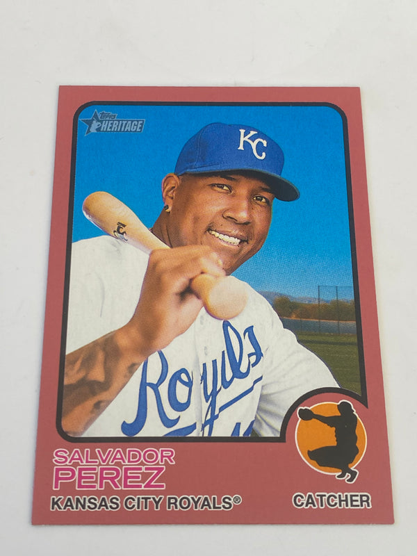 2022 Topps Heritage Red Border Mega #267 Salvador Perez